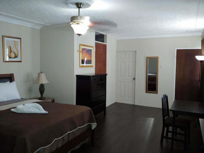 Hotel Rockhampton Retreat Guest House