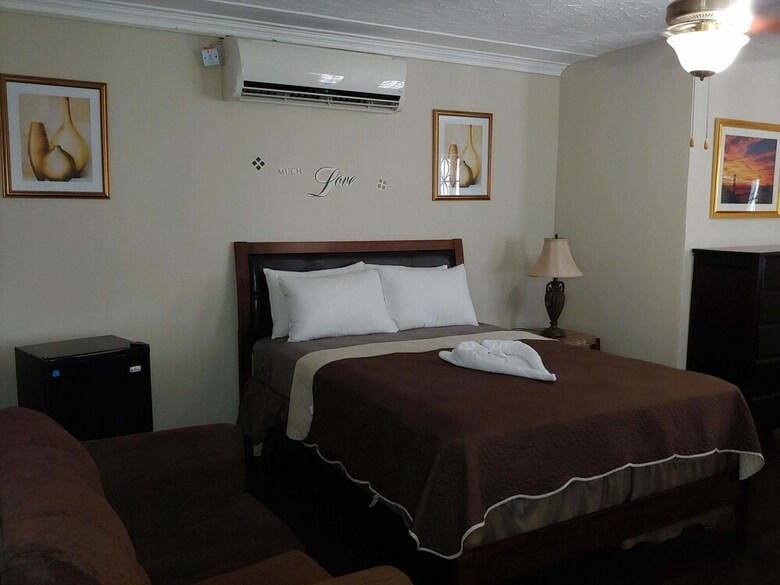 Hotel Rockhampton Retreat Guest House