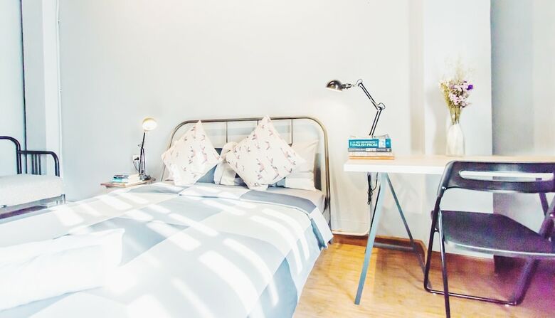 Hostal Thonglor Travellers Hostel & Cafe