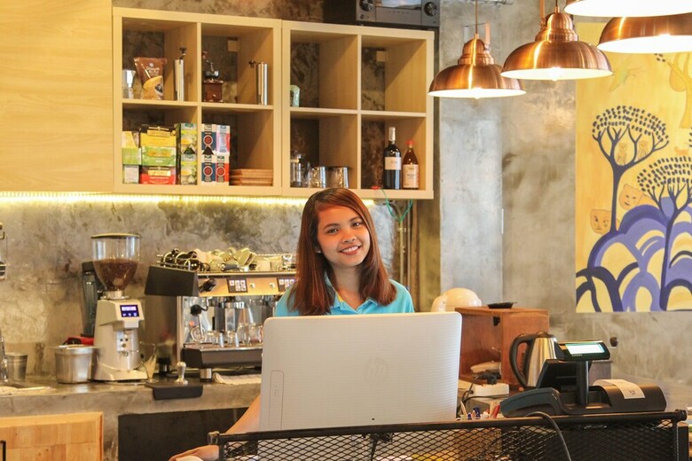Hostal Thonglor Travellers Hostel & Cafe
