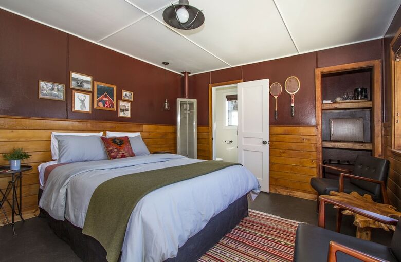 Cabana Noon Lodge At Mallard Bay