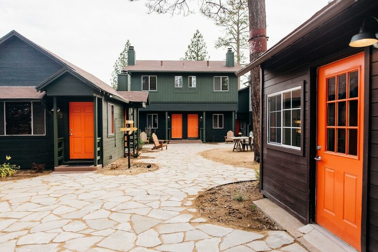 Cabana Noon Lodge At Mallard Bay