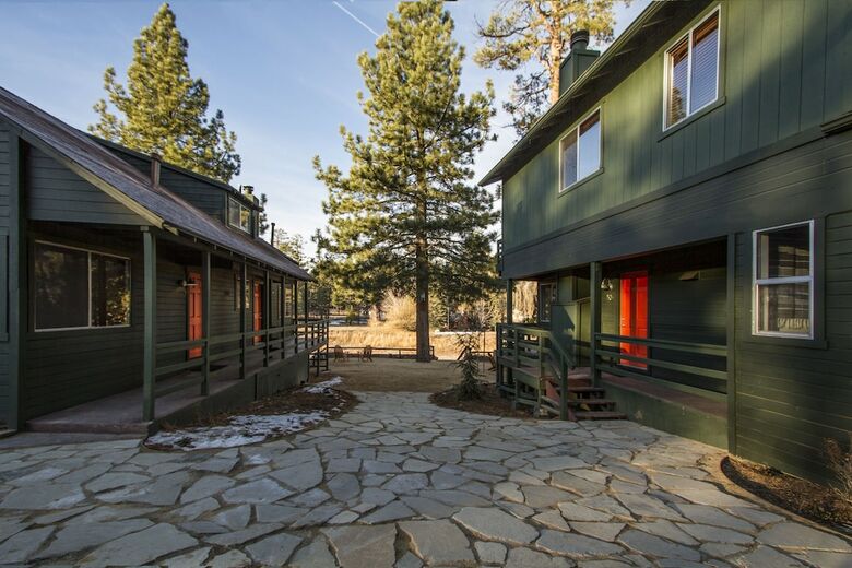 Cabana Noon Lodge At Mallard Bay