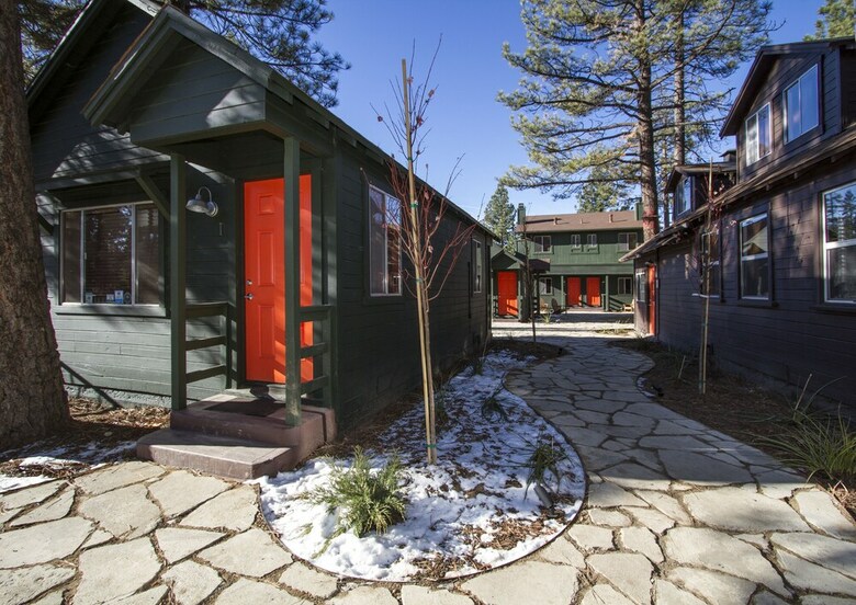 Cabana Noon Lodge At Mallard Bay