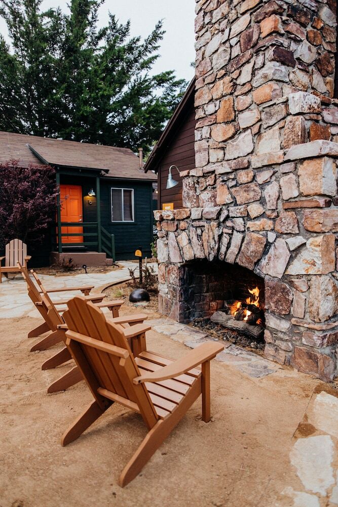 Cabana Noon Lodge At Mallard Bay