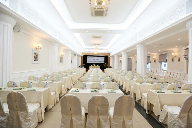 Hotel Vietnam Trade Union In Hanoi