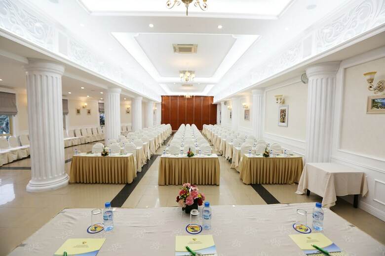 Hotel Vietnam Trade Union In Hanoi