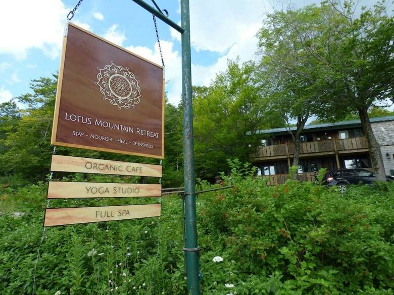 Posada Lotus Mountain Retreat