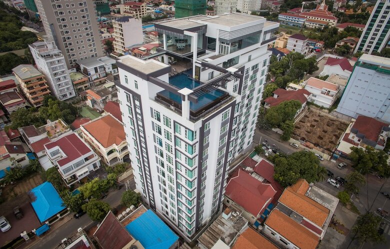 Hotel Naki Suites @ Silvertown