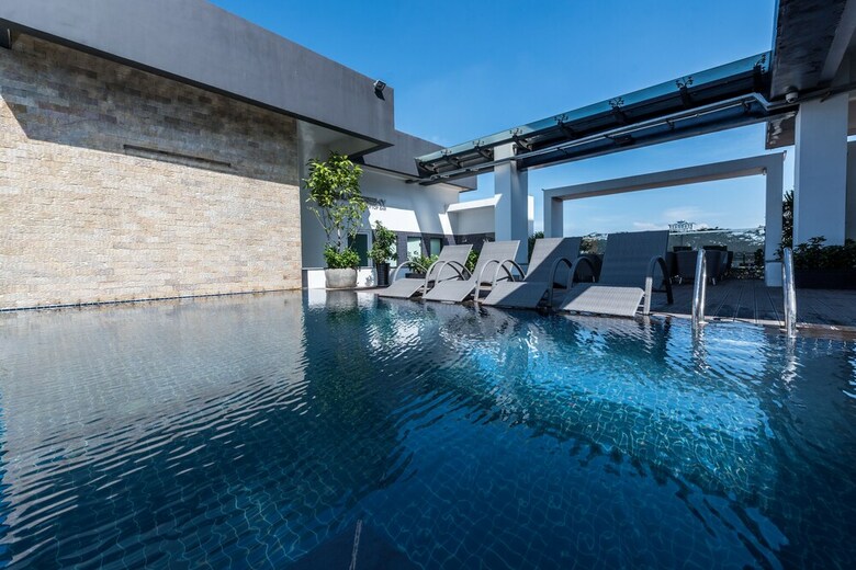 Hotel Naki Suites @ Silvertown