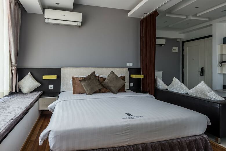 Hotel Naki Suites @ Silvertown