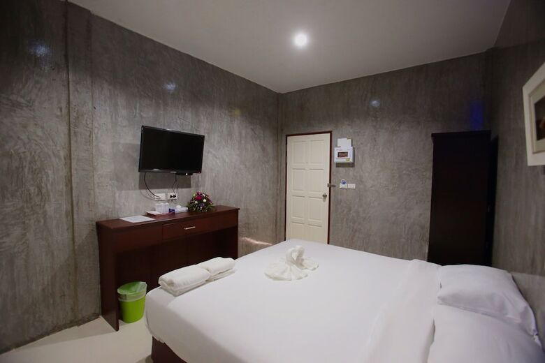 Hotel Ruenphukarn Resort