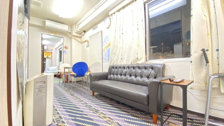 Hostal Guest House B's Five II