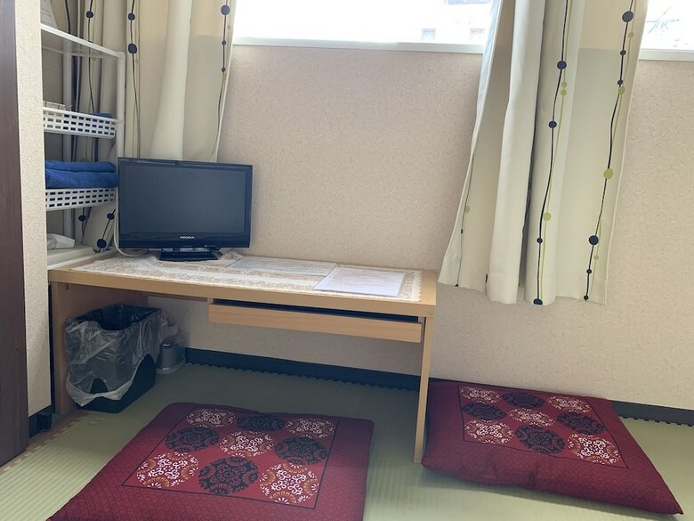 Hostal Guest House B's Five II