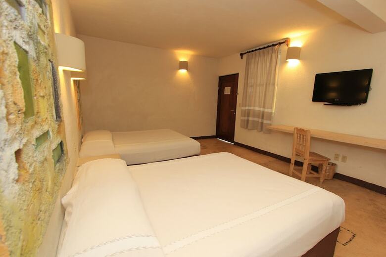 Hotel Plaza Tangolunda