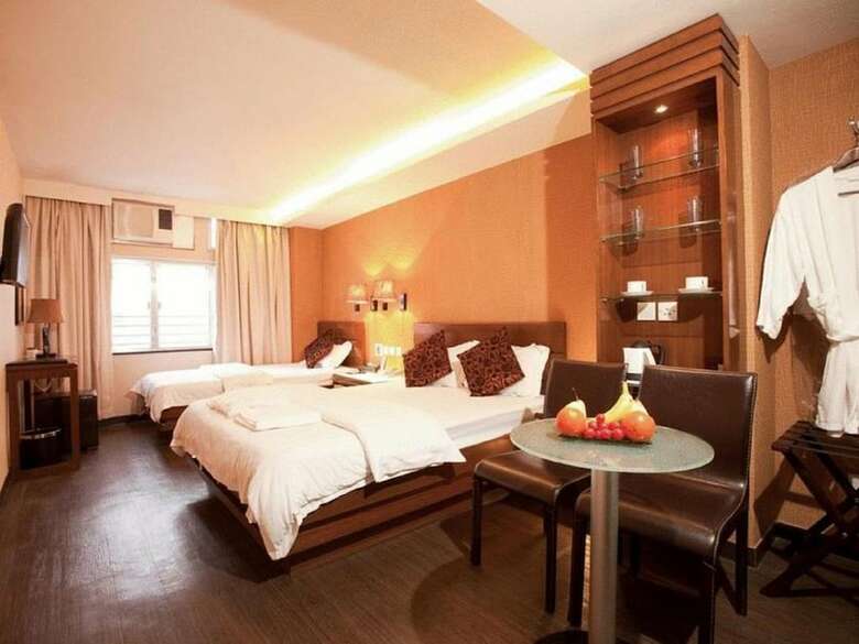 Hotel Sunny Day