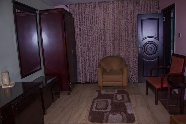 Excel Oriental Hotel And Suites