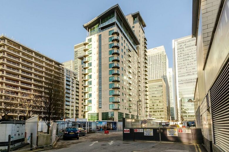 Canary Wharf Waterfront Apartments