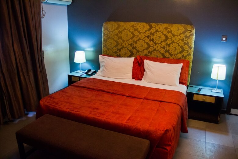 Manyxville Hotel & Suites