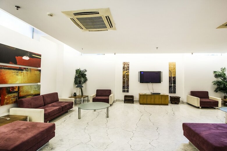 Fabhotel Raj Darbar Iffco