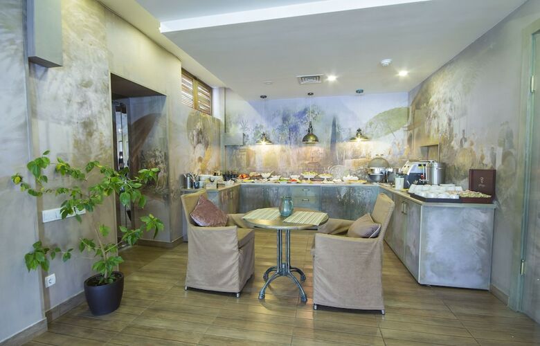 Velvet Hotel
