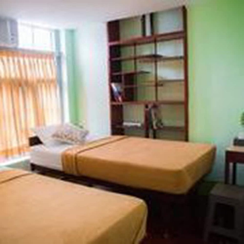 Hotel The Sat Hostel Yangon