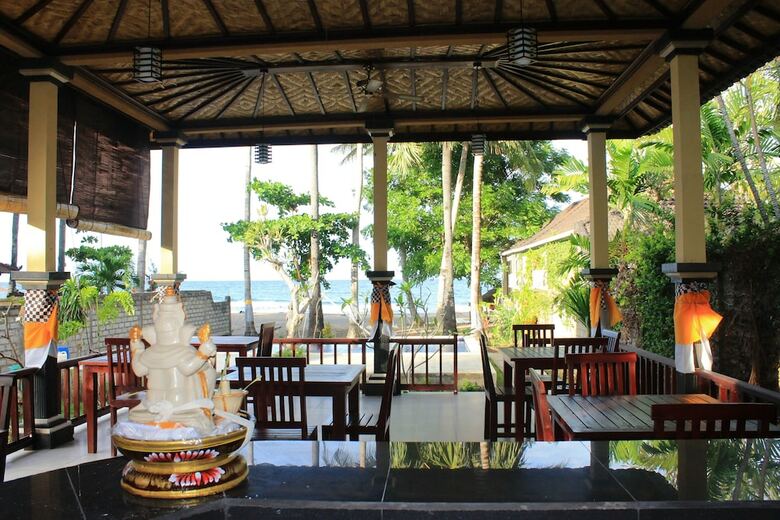 Hotel Bintang Beach Villas