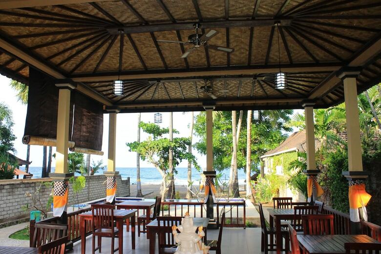 Hotel Bintang Beach Villas