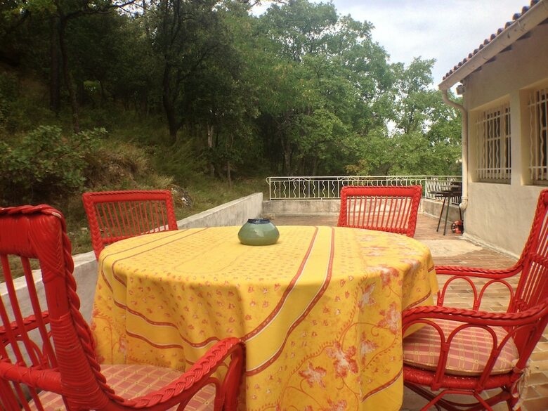 Bed & Breakfast Les Maquinols Estate