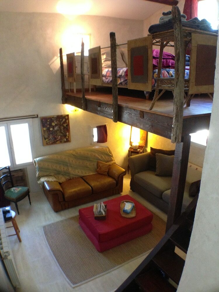 Bed & Breakfast Les Maquinols Estate