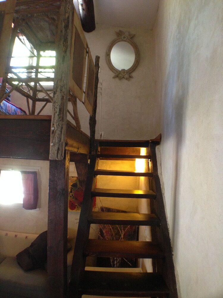 Bed & Breakfast Les Maquinols Estate