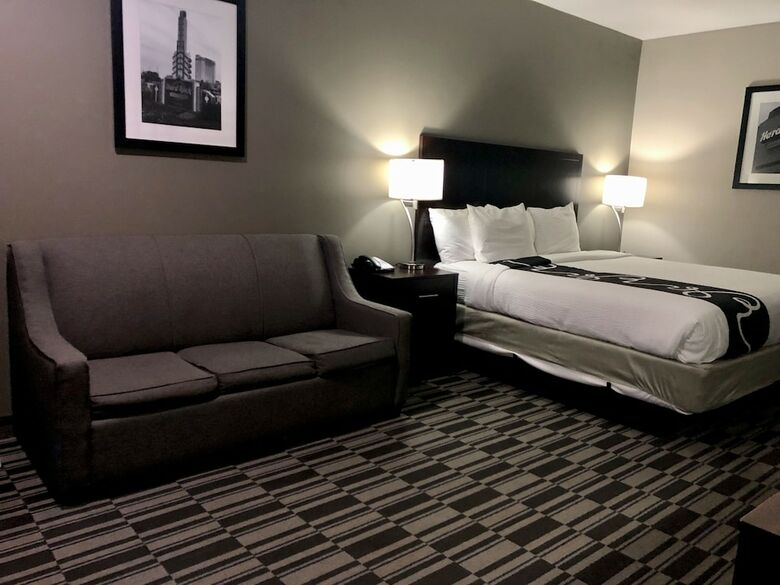 Hotel Catoosa Inn & Suites