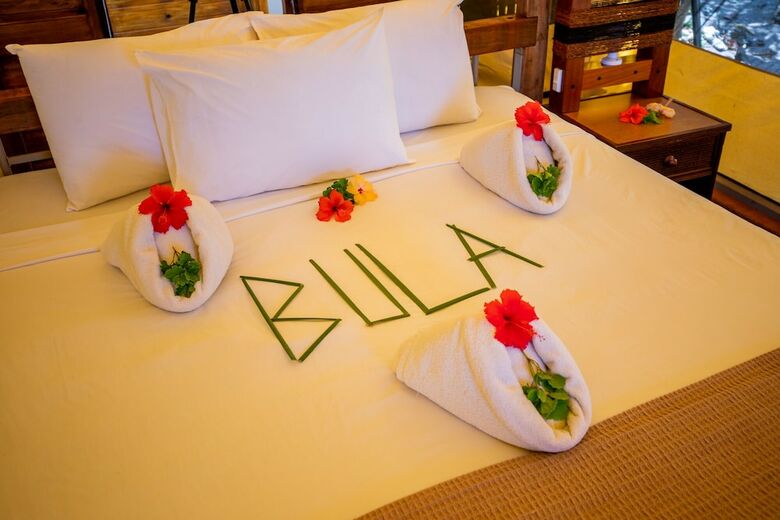 Hostal Barefoot Kuata Island Resort