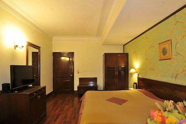Hotel Qutub Residency