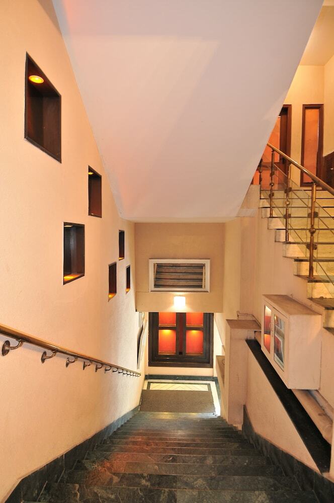 Hotel Qutub Residency