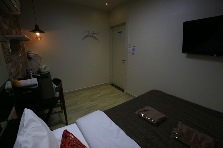 Hotel Samsung Bed Station
