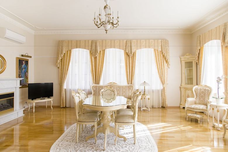 Aristocrat Boutique Hotel