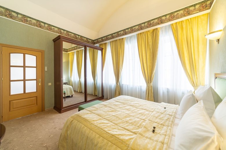 Aristocrat Boutique Hotel