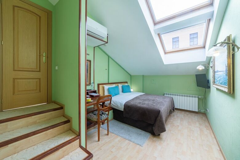 Aristocrat Boutique Hotel