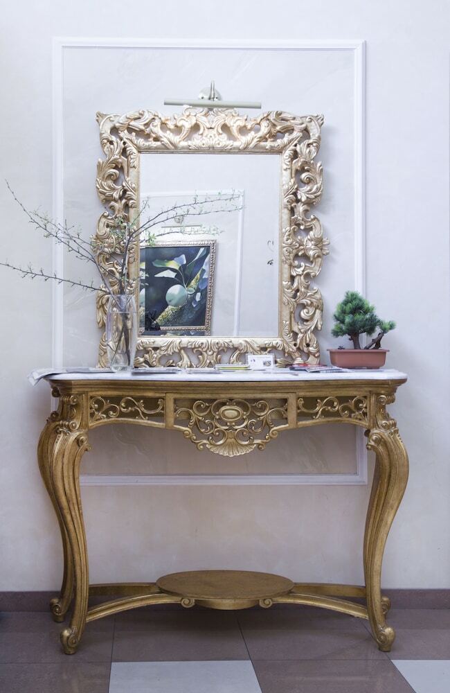 Aristocrat Boutique Hotel