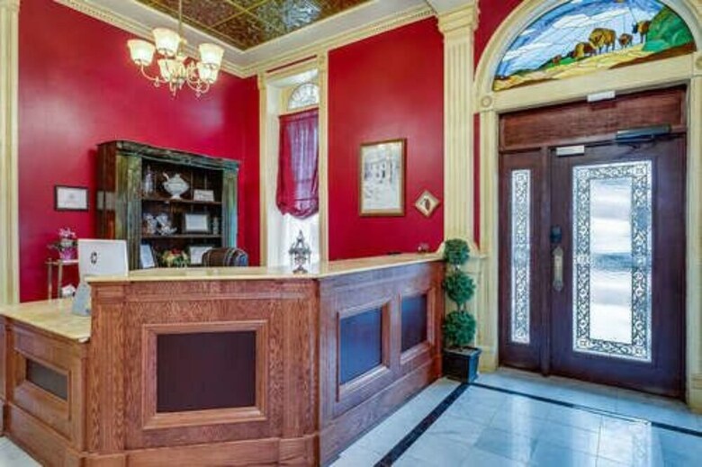 Bed & Breakfast Historic Elgin Hotel
