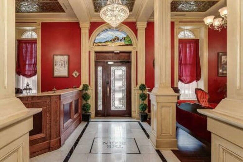 Bed & Breakfast Historic Elgin Hotel