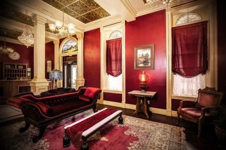 Bed & Breakfast Historic Elgin Hotel