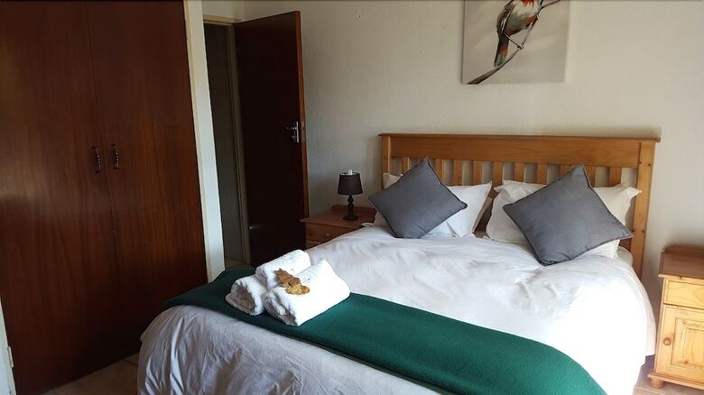 Bed & Breakfast Autumn Breeze Manor