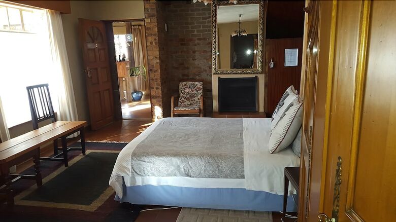 Bed & Breakfast Autumn Breeze Manor