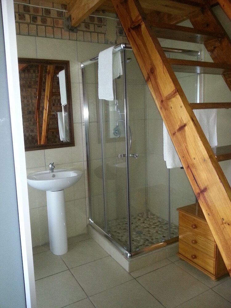 Bed & Breakfast Autumn Breeze Manor