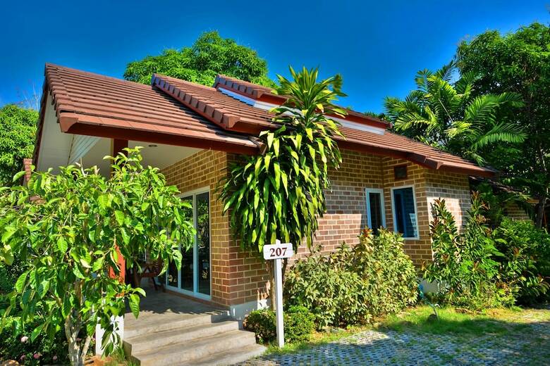Hotel Theerama Cottage Resort