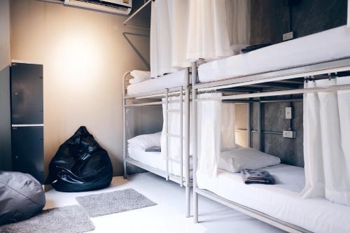 Hostal 2w Bed & Breakfast Bangkok