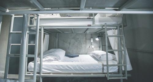 Hostal 2w Bed & Breakfast Bangkok