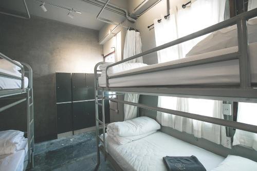 Hostal 2w Bed & Breakfast Bangkok